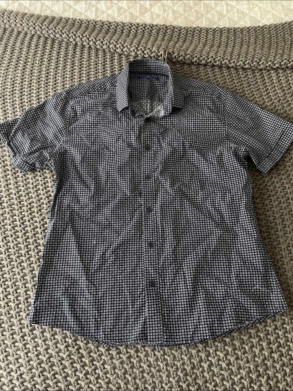 Vince Camuto Dark Navy & White Floral Print Short-Sleeve Button-Up Shirt Large